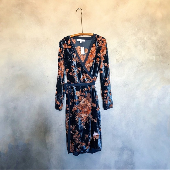 Last one Anthropologie velvet wrap Enya dress - Picture 7 of 8